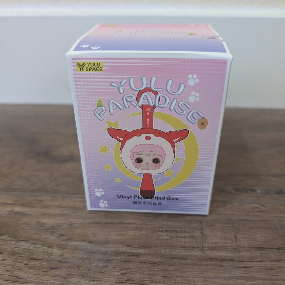 Paradise Vinyl Plush Blind Box - Red and Pink